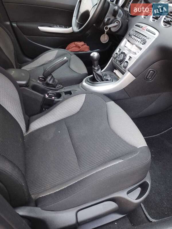 Хетчбек Peugeot 308 2011 в Краматорську