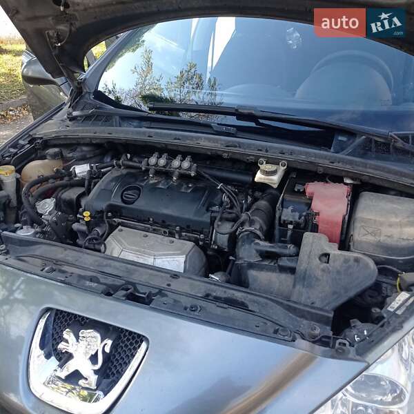 Хетчбек Peugeot 308 2010 в Чугуєві