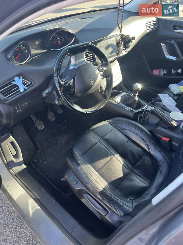 Універсал Peugeot 308 2015 в Львові