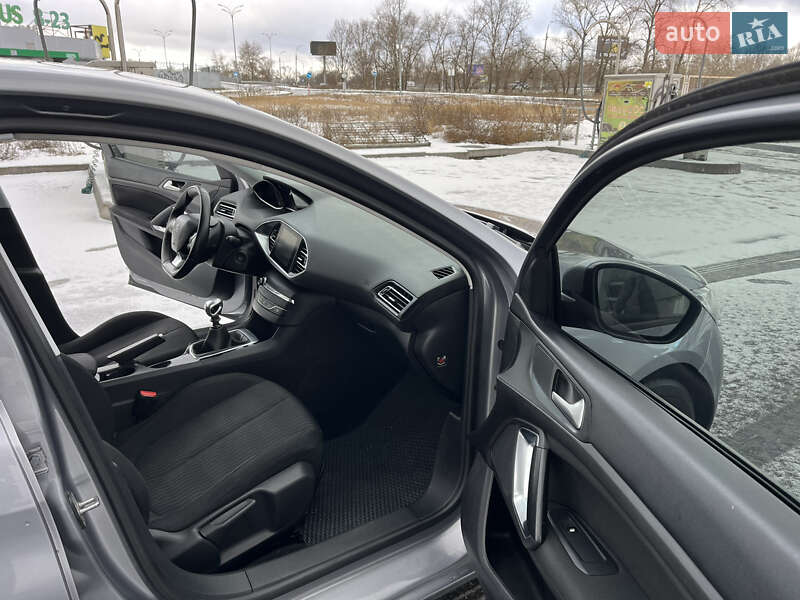 Универсал Peugeot 308 2015 в Киеве