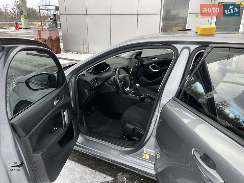 Универсал Peugeot 308 2015 в Киеве