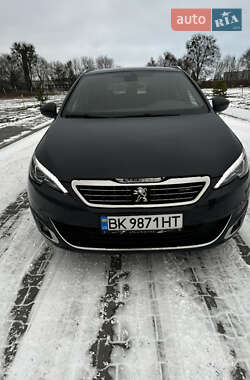 Універсал Peugeot 308 2017 в Рівному