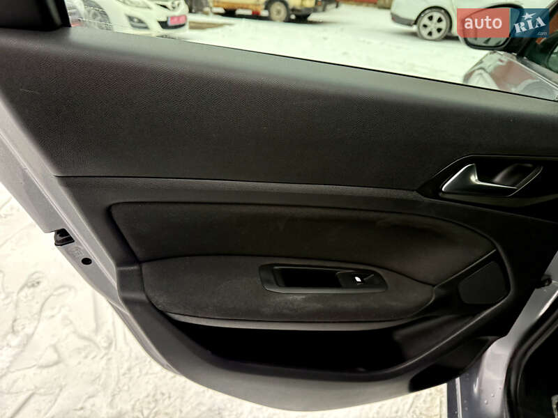 Универсал Peugeot 308 2015 в Ровно