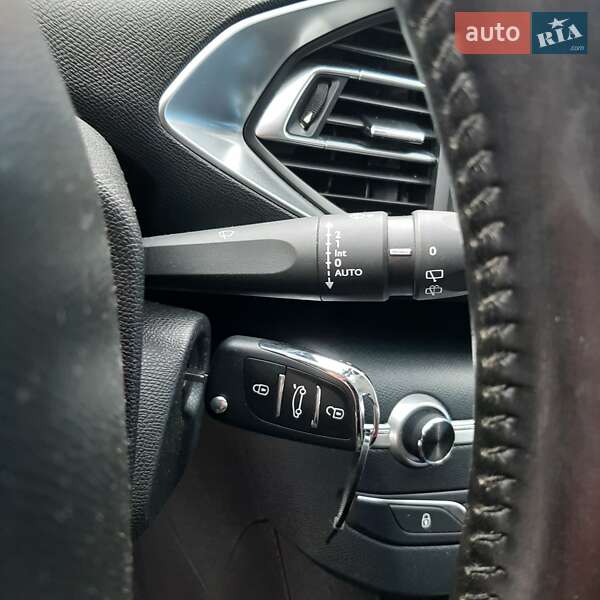 Универсал Peugeot 308 2017 в Полтаве