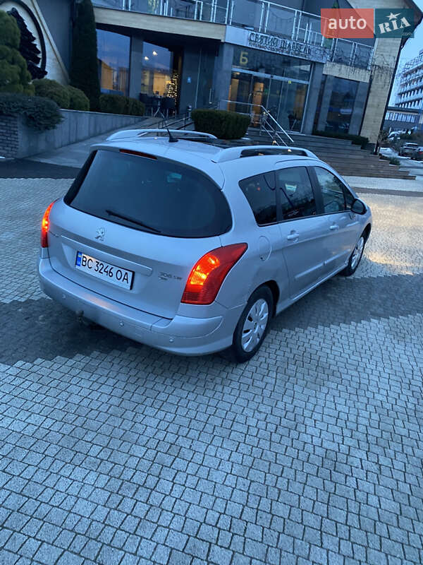 Хэтчбек Peugeot 308 2012 в Стрые