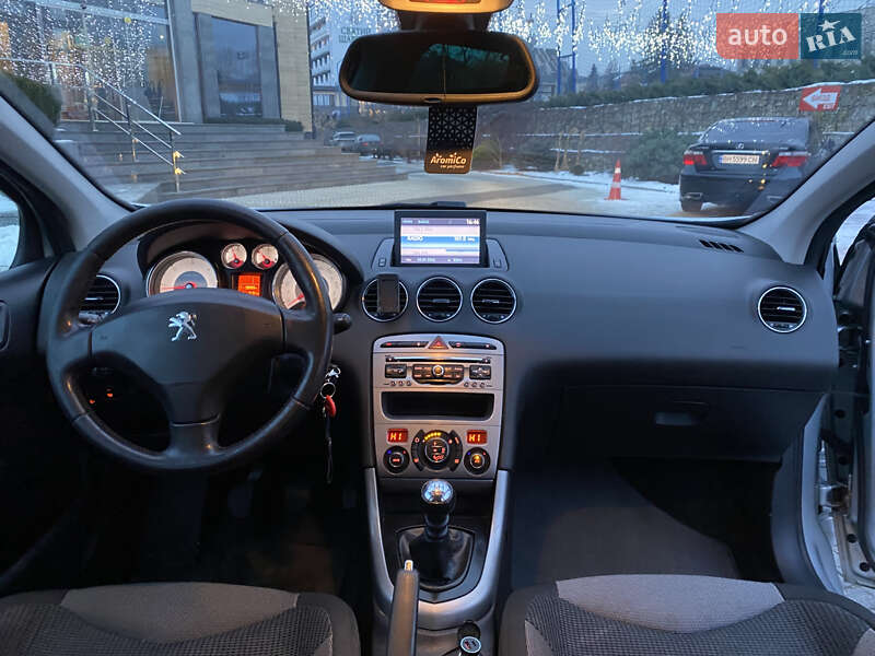 Хэтчбек Peugeot 308 2012 в Стрые