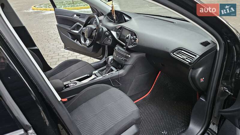 Универсал Peugeot 308 2015 в Ивано-Франковске