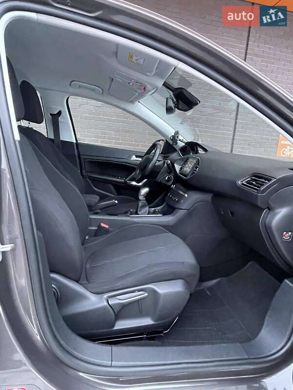 Хэтчбек Peugeot 308 2014 в Луцке