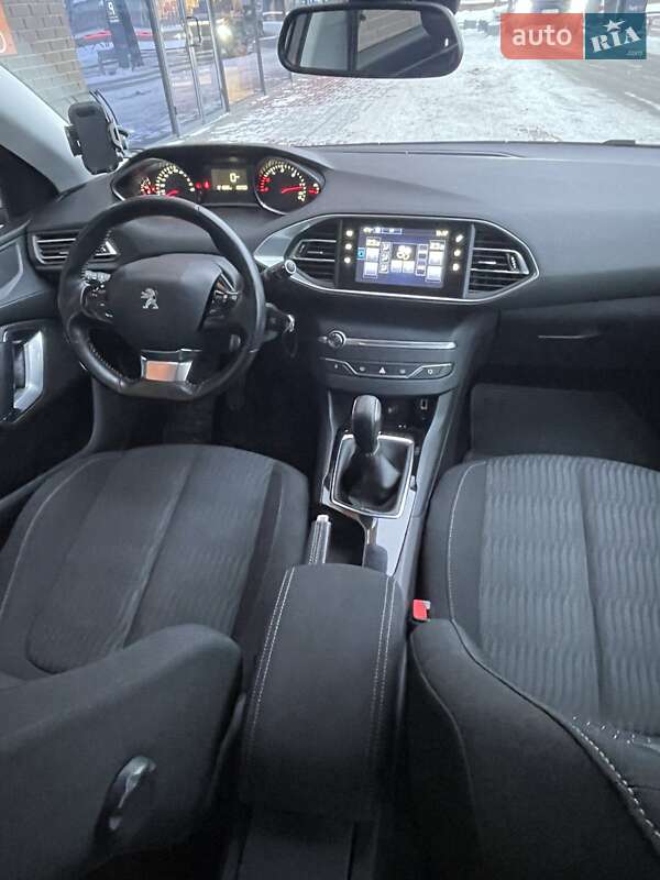 Хэтчбек Peugeot 308 2014 в Луцке