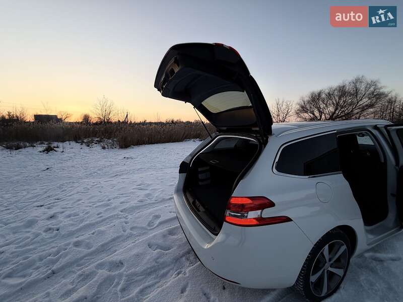 Универсал Peugeot 308 2016 в Киеве
