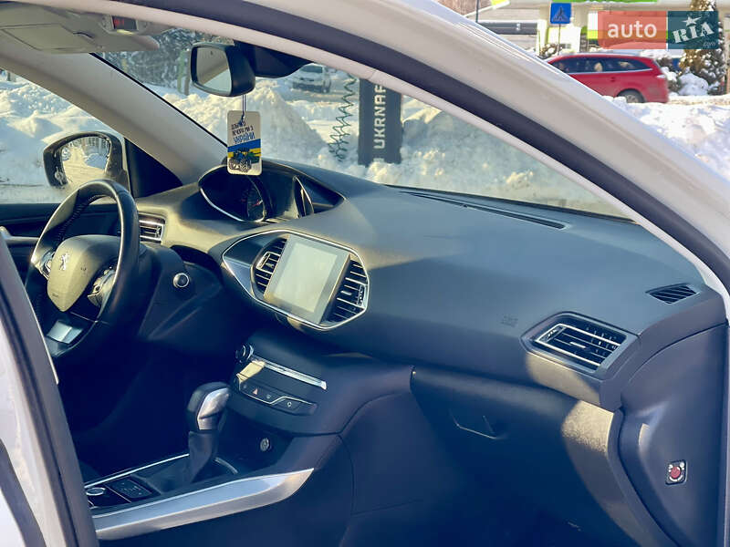 Универсал Peugeot 308 2014 в Дубно