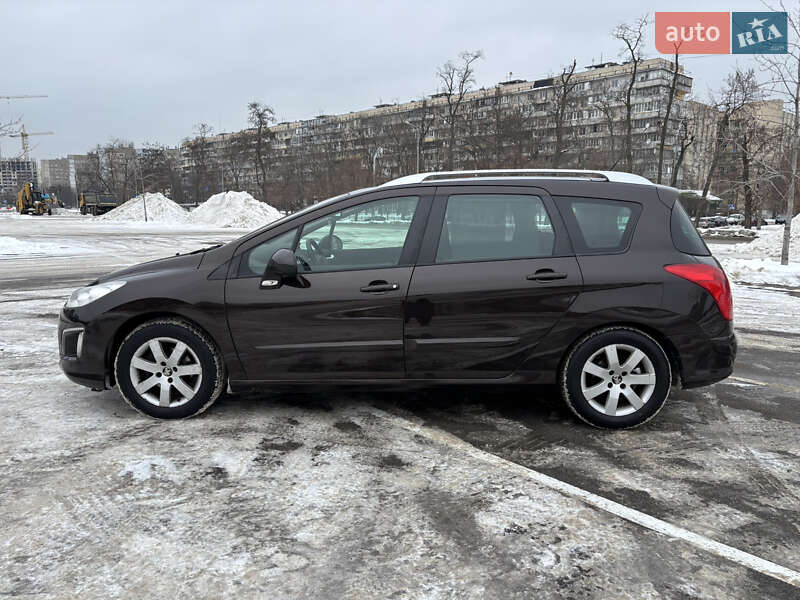 Универсал Peugeot 308 2012 в Киеве