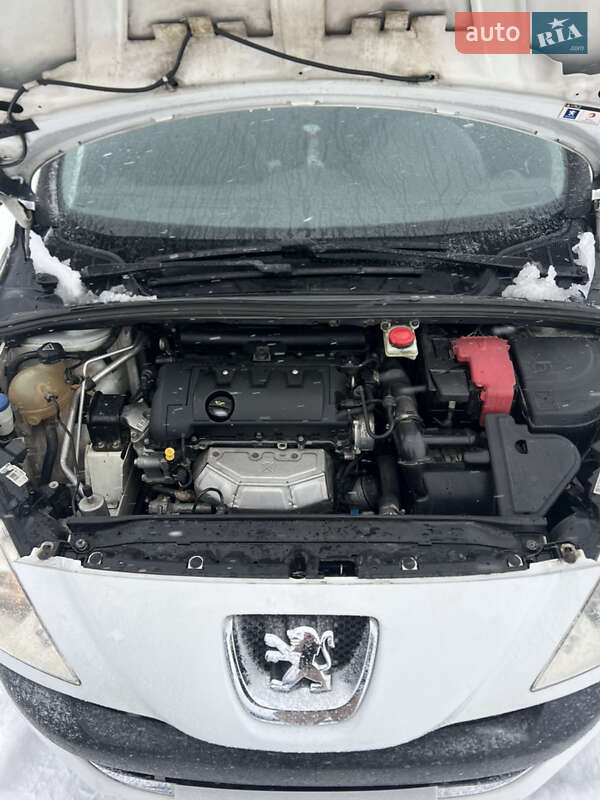 Универсал Peugeot 308 2009 в Нововолынске