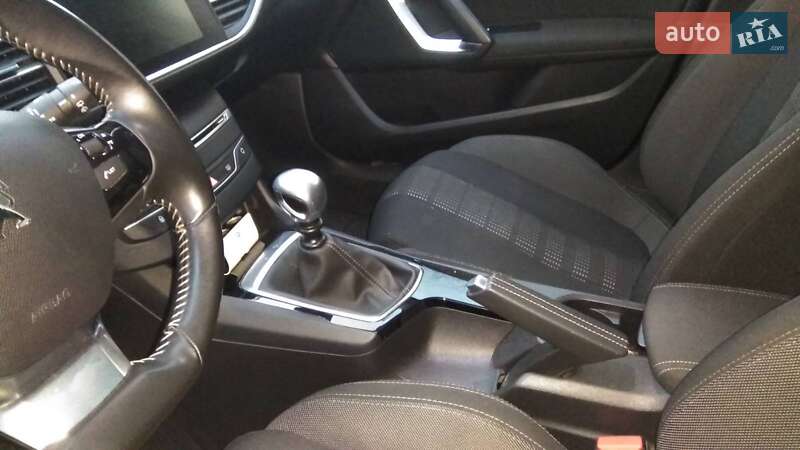 Универсал Peugeot 308 2015 в Черновцах