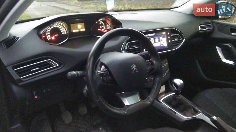Универсал Peugeot 308 2015 в Черновцах