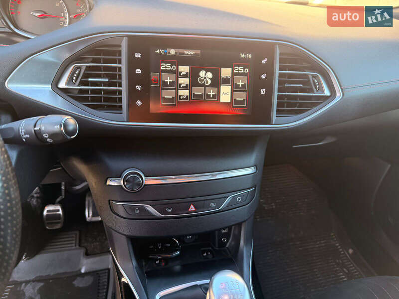 Универсал Peugeot 308 2015 в Тернополе