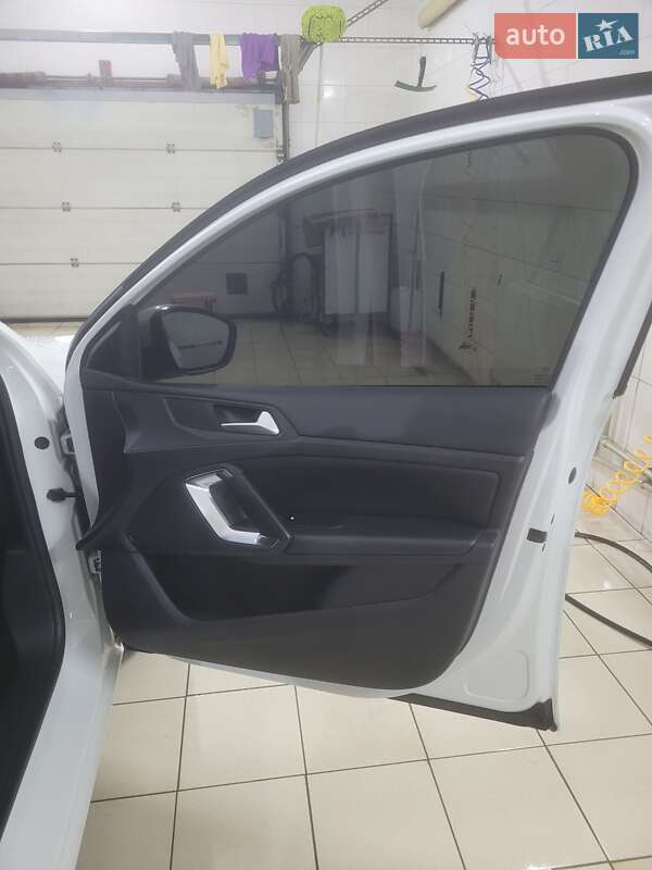 Универсал Peugeot 308 2014 в Киеве