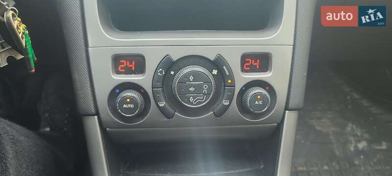 Хетчбек Peugeot 308 2012 в Києві