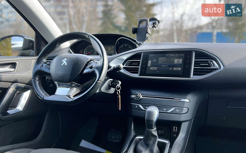 Универсал Peugeot 308 2016 в Львове