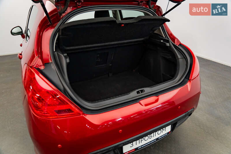 Хэтчбек Peugeot 308 2011 в Киеве