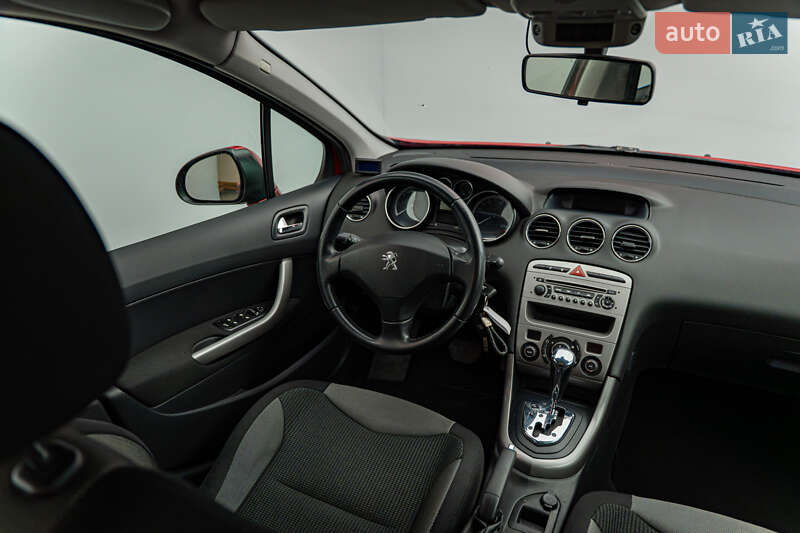 Хэтчбек Peugeot 308 2011 в Киеве