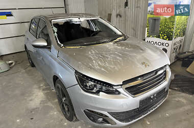 Хэтчбек Peugeot 308 2016 в Стрые