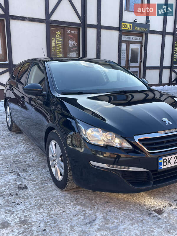 Универсал Peugeot 308 2015 в Сарнах