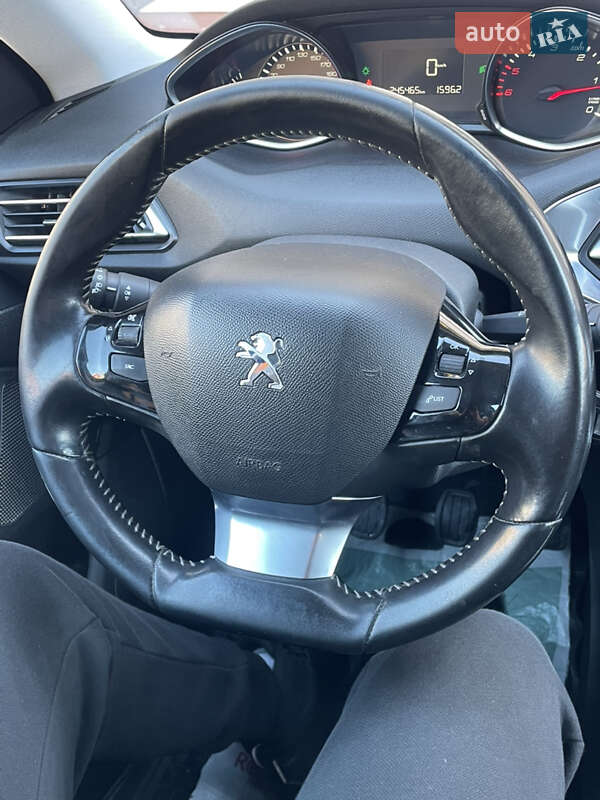 Универсал Peugeot 308 2015 в Сарнах