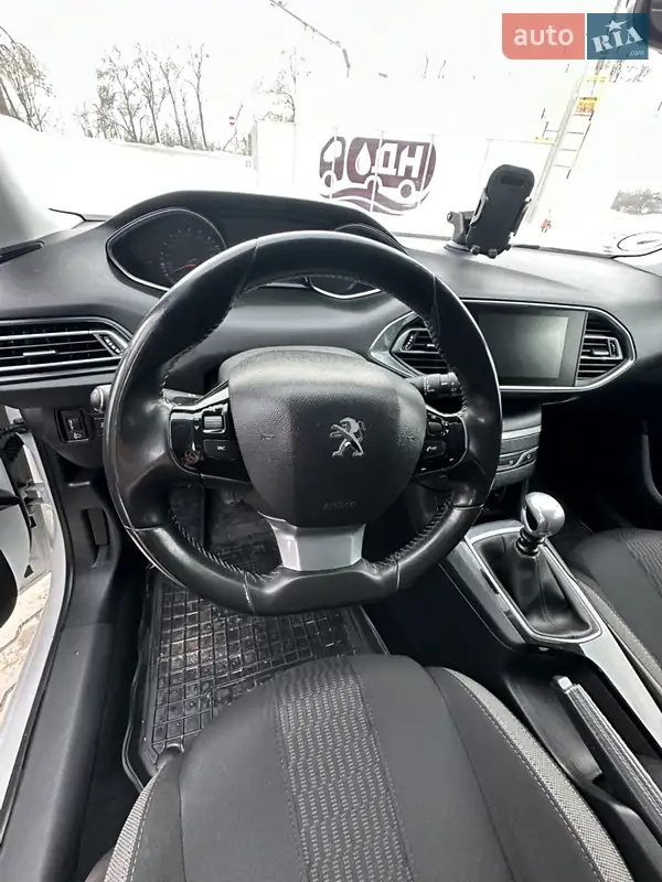 Peugeot 308 2015 VIN VF3LCBHZHFS256701 фото оголошення 13 з 54
