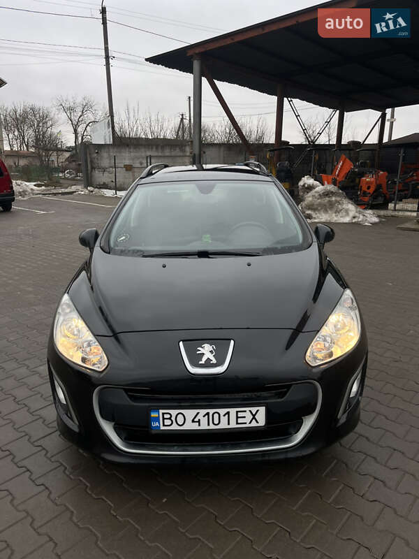 Универсал Peugeot 308 2011 в Ивано-Франковске