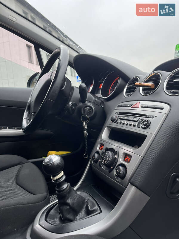 Универсал Peugeot 308 2011 в Ивано-Франковске