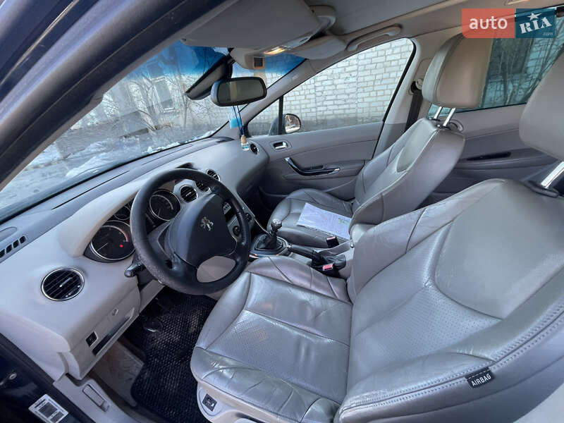 Универсал Peugeot 308 2010 в Киеве