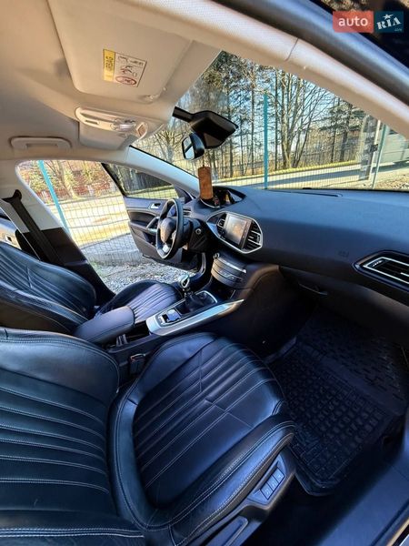 Универсал Peugeot 308 2015 в Трускавце