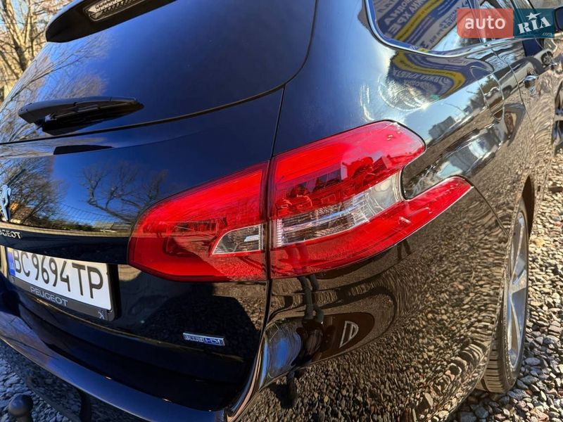 Универсал Peugeot 308 2015 в Трускавце