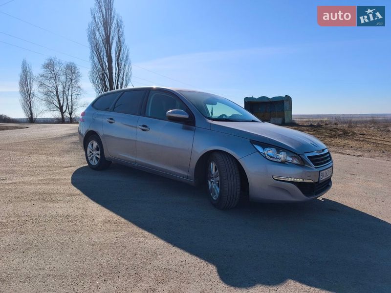 Универсал Peugeot 308 2015 в Компанеевке