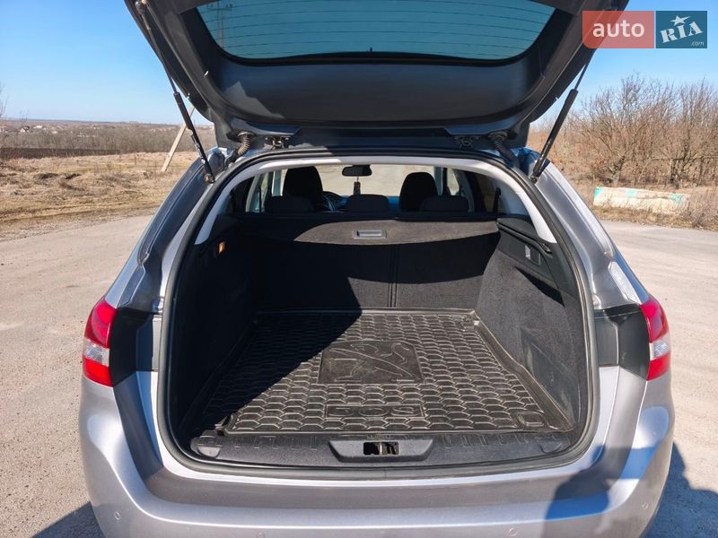 Универсал Peugeot 308 2015 в Компанеевке