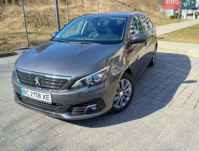 Peugeot 308 2021