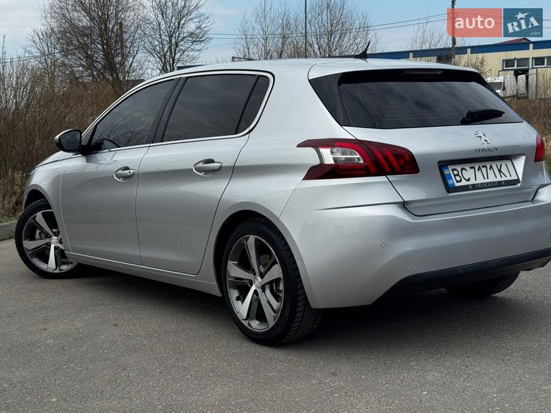 Хетчбек Peugeot 308 2014 в Дрогобичі
