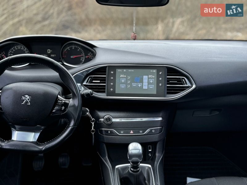 Хетчбек Peugeot 308 2014 в Дрогобичі