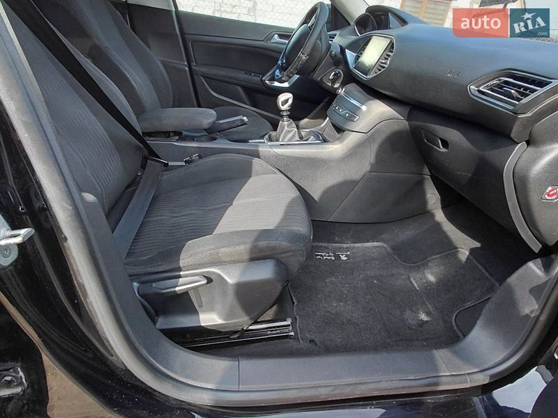 Універсал Peugeot 308 2015 в Львові