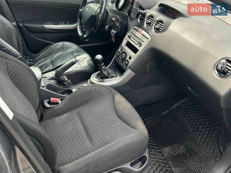 Универсал Peugeot 308 2010 в Черновцах