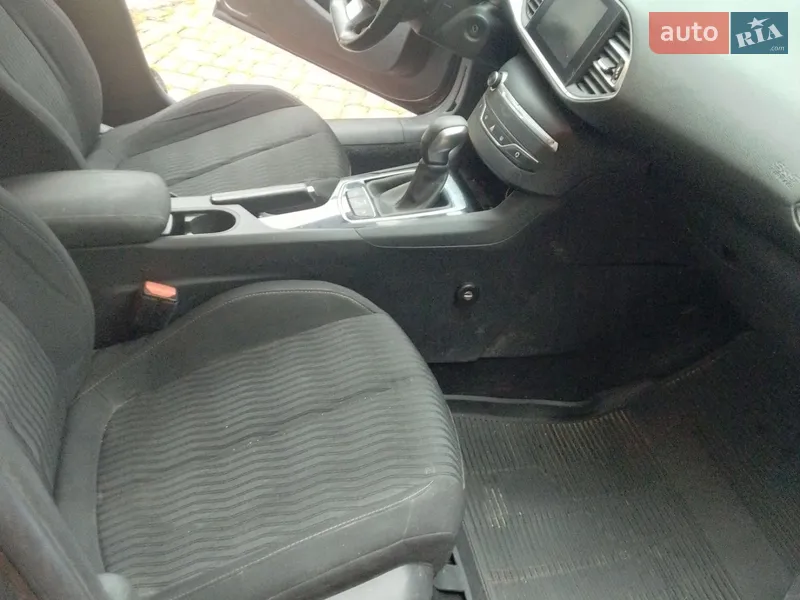 Peugeot 308 2017 VIN VF3LCBHZWHS120669 фото оголошення 11 з 48