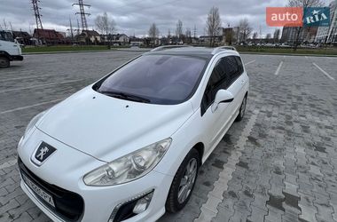 Универсал Peugeot 308 2011 в Буче