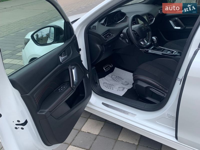 Универсал Peugeot 308 2017 в Стрые