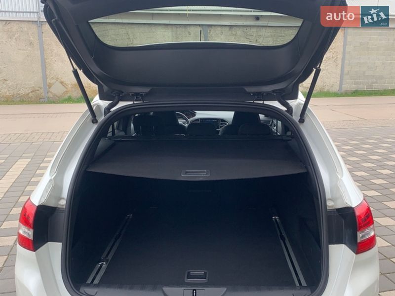 Универсал Peugeot 308 2017 в Стрые