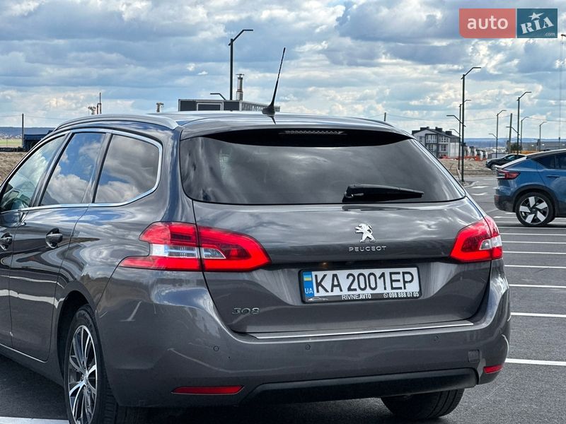 Универсал Peugeot 308 2016 в Ровно