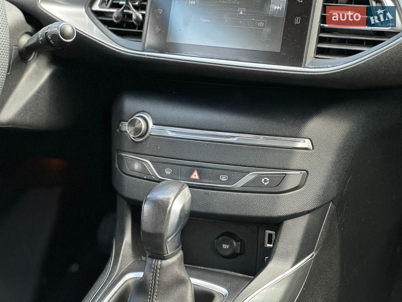 Универсал Peugeot 308 2016 в Ровно