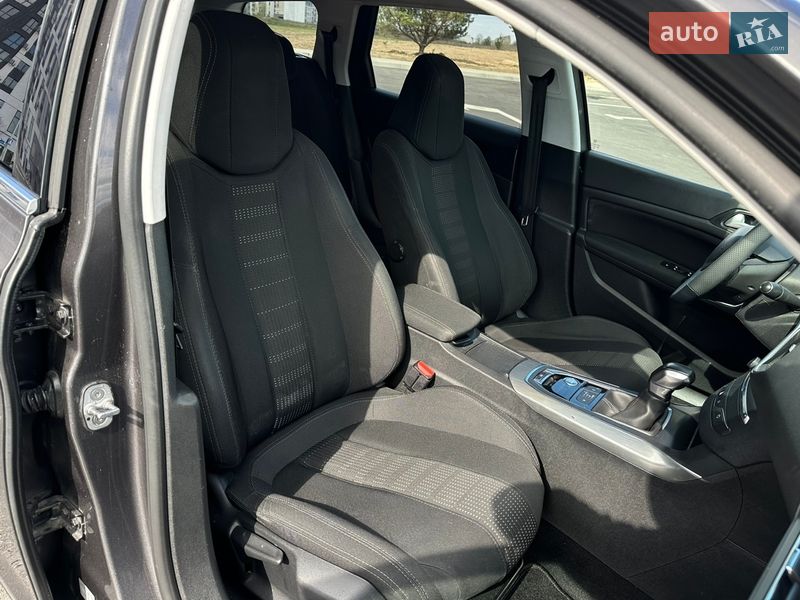 Универсал Peugeot 308 2016 в Ровно