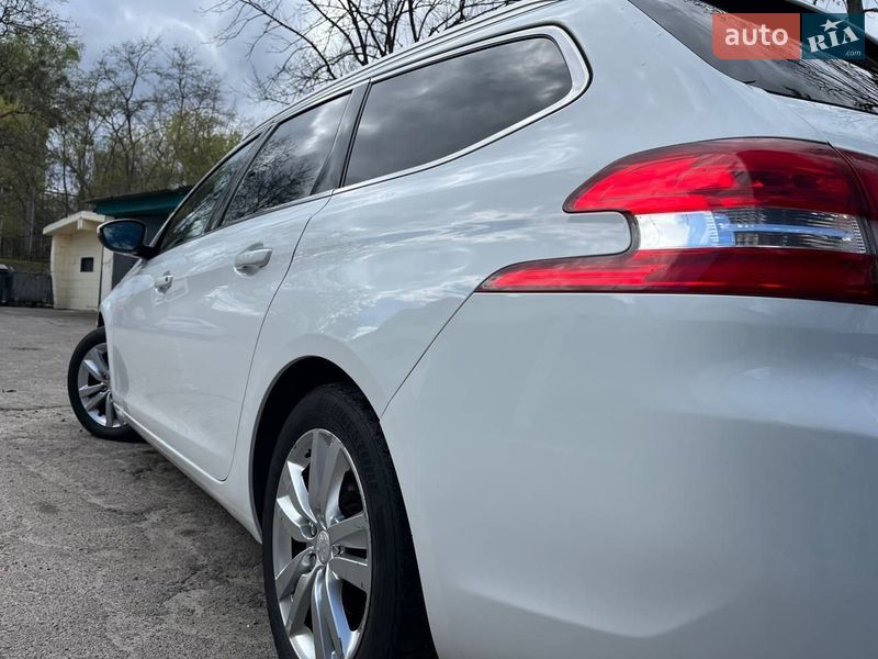Універсал Peugeot 308 2014 в Києві