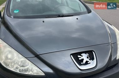 Хэтчбек Peugeot 308 2008 в Львове